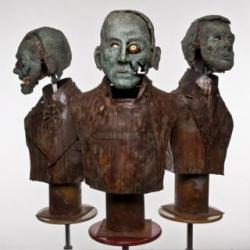 Verval. Sculptuur van Niels van Bunningen